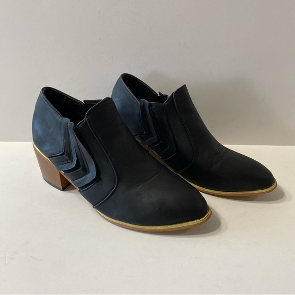 Black Faux Leather Square Heel Ankle Booties Size 5.5 - Picture 7 of 8